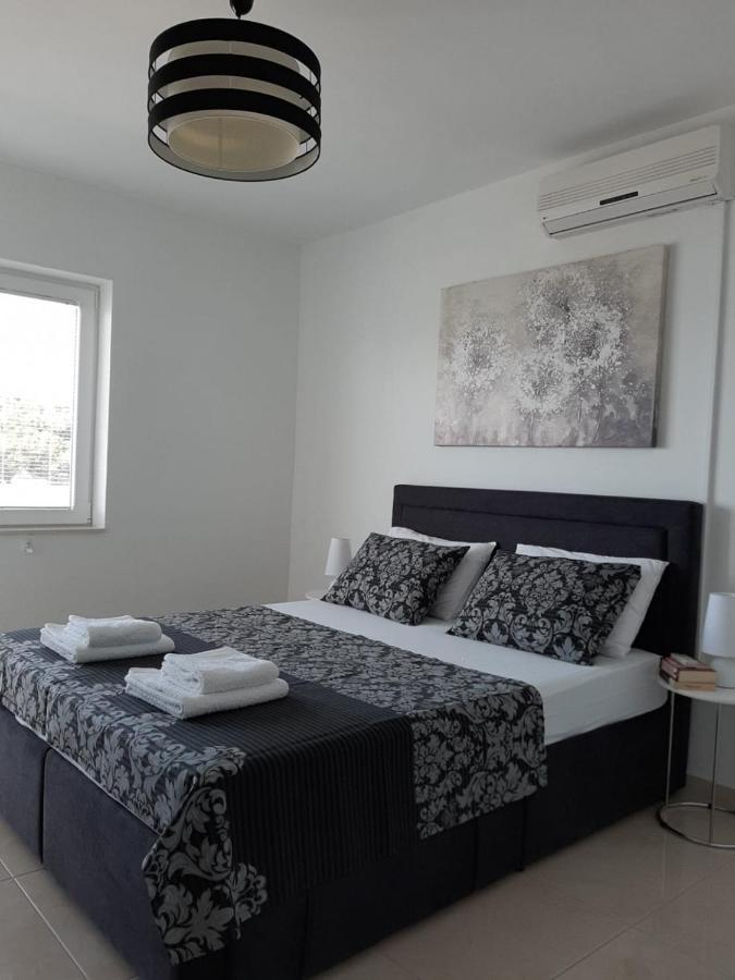Apartments Duce Duće Exterior foto