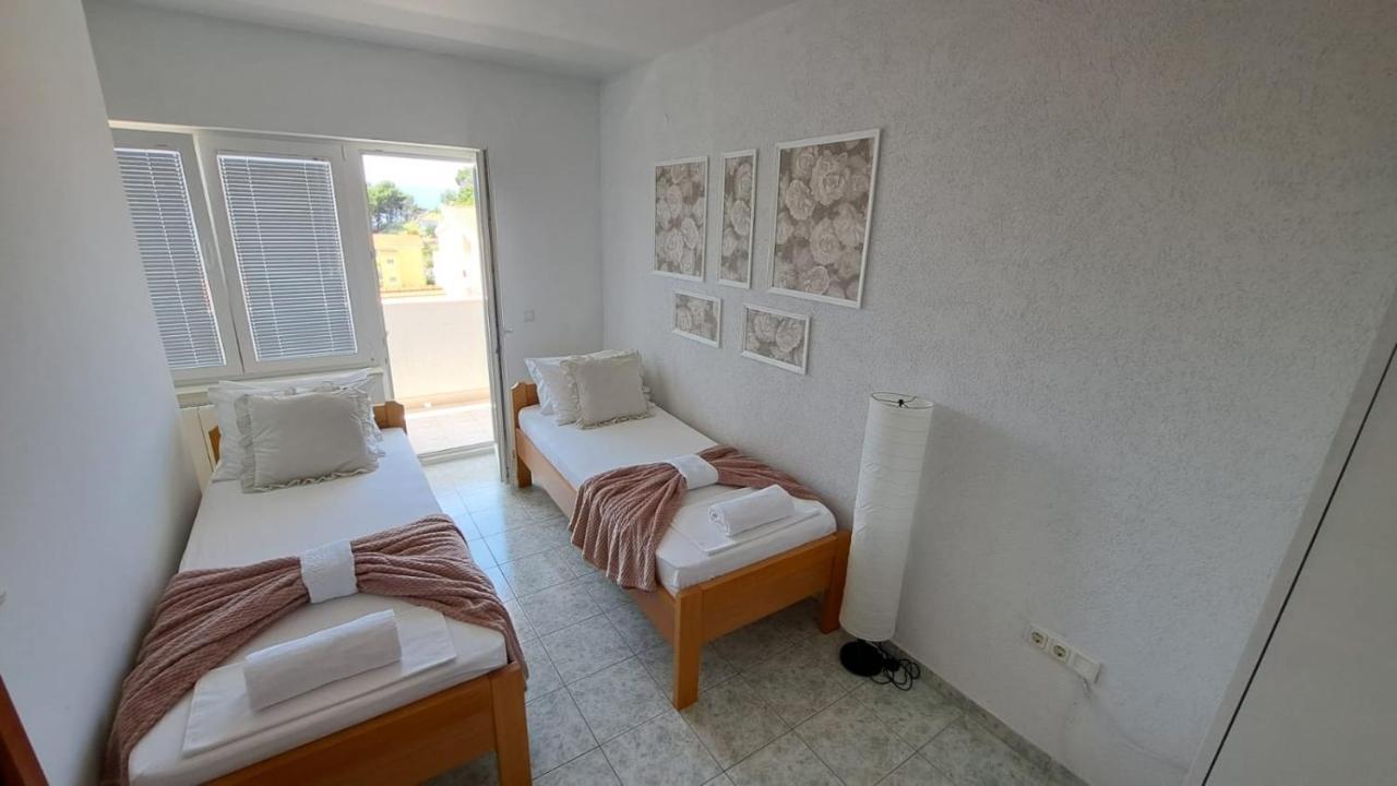 Apartments Duce Duće Exterior foto